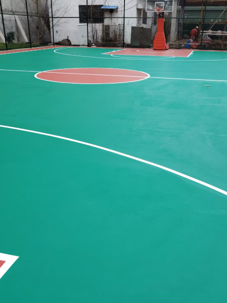 下冶镇 球场长期使用易出现地面开裂